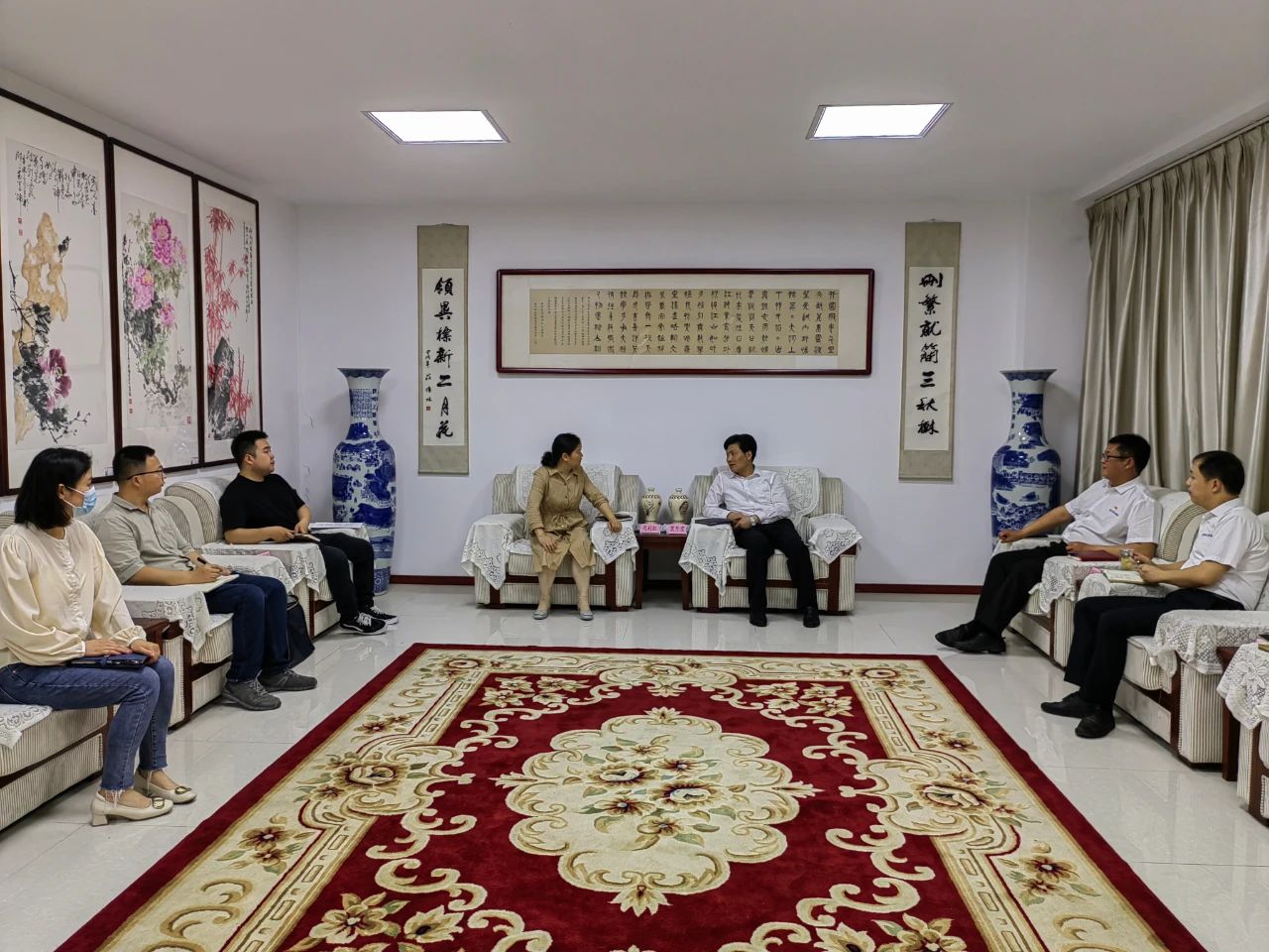 兴园中心党委副书记代利红一行来集团走访交流